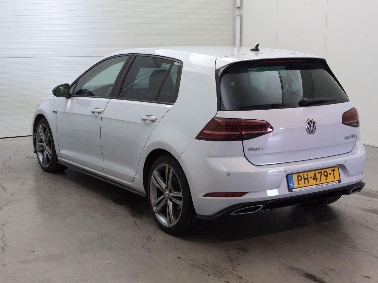 Volkswagen Golf 2.0 TDI Highline Business R | 2017 | 237.328 km | PH479T | NAP: Logisch - Car: picture 3 Volkswagen Golf 2.0 TDI Highline Business R | 2017 | 237.328 km | PH479T | NAP: Logisch - Car: picture 3