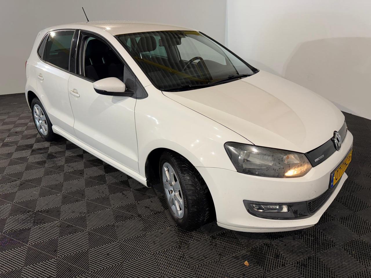 Volkswagen | Polo | 1.2 TDI BlueMotion Comfortline | 2012 | 234.632 km | 07THZ6 | Logisch - Hatchback: picture 3 Volkswagen | Polo | 1.2 TDI BlueMotion Comfortline | 2012 | 234.632 km | 07THZ6 | Logisch - Hatchback: picture 3