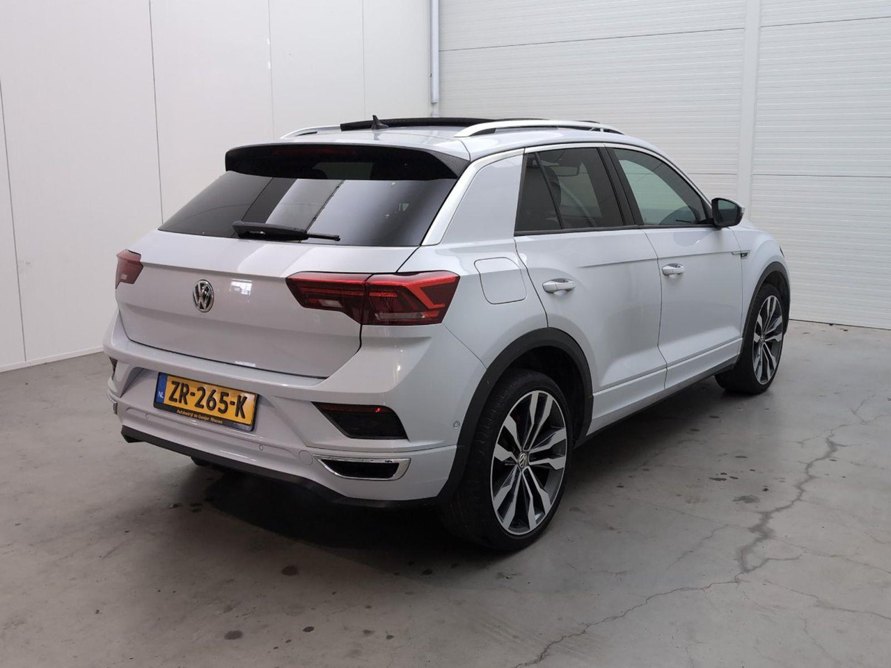 Volkswagen T-Roc 1.5 TSI Sport Business R | 2019 | 121.700 km | Automaat | ZR265K | NAP: Logisch - SUV: picture 4 Volkswagen T-Roc 1.5 TSI Sport Business R | 2019 | 121.700 km | Automaat | ZR265K | NAP: Logisch - SUV: picture 4