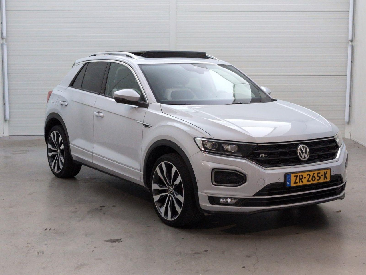Volkswagen T-Roc 1.5 TSI Sport Business R | 2019 | 121.700 km | Automaat | ZR265K | NAP: Logisch - SUV: picture 2 Volkswagen T-Roc 1.5 TSI Sport Business R | 2019 | 121.700 km | Automaat | ZR265K | NAP: Logisch - SUV: picture 2