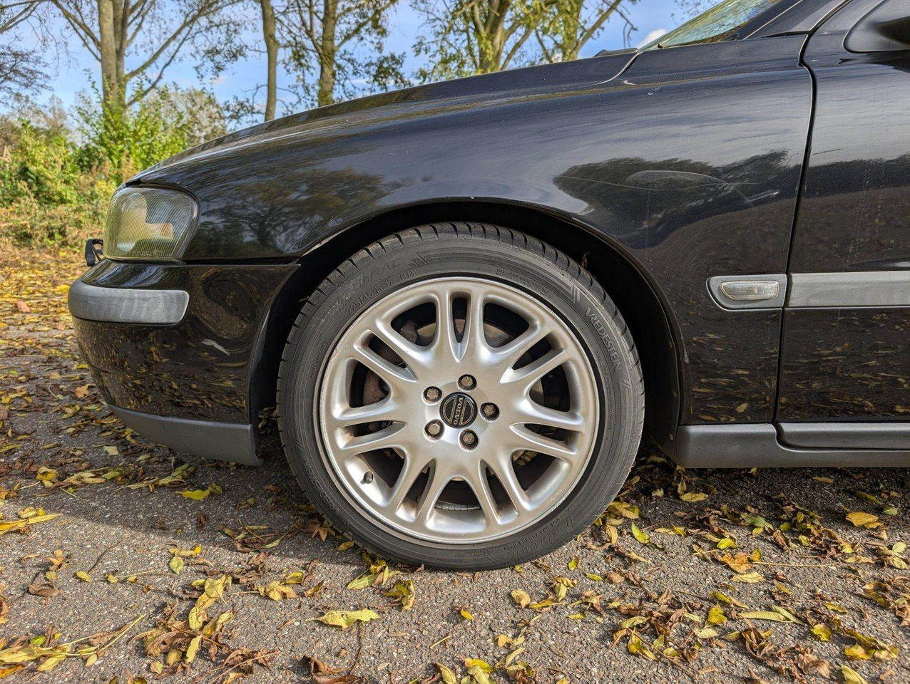 Volvo | S60 | 2.5 T AWD | 2003 | 298.390 km | Automaat | 62LXGT | Logisch - Sedan: picture 5 Volvo | S60 | 2.5 T AWD | 2003 | 298.390 km | Automaat | 62LXGT | Logisch - Sedan: picture 5