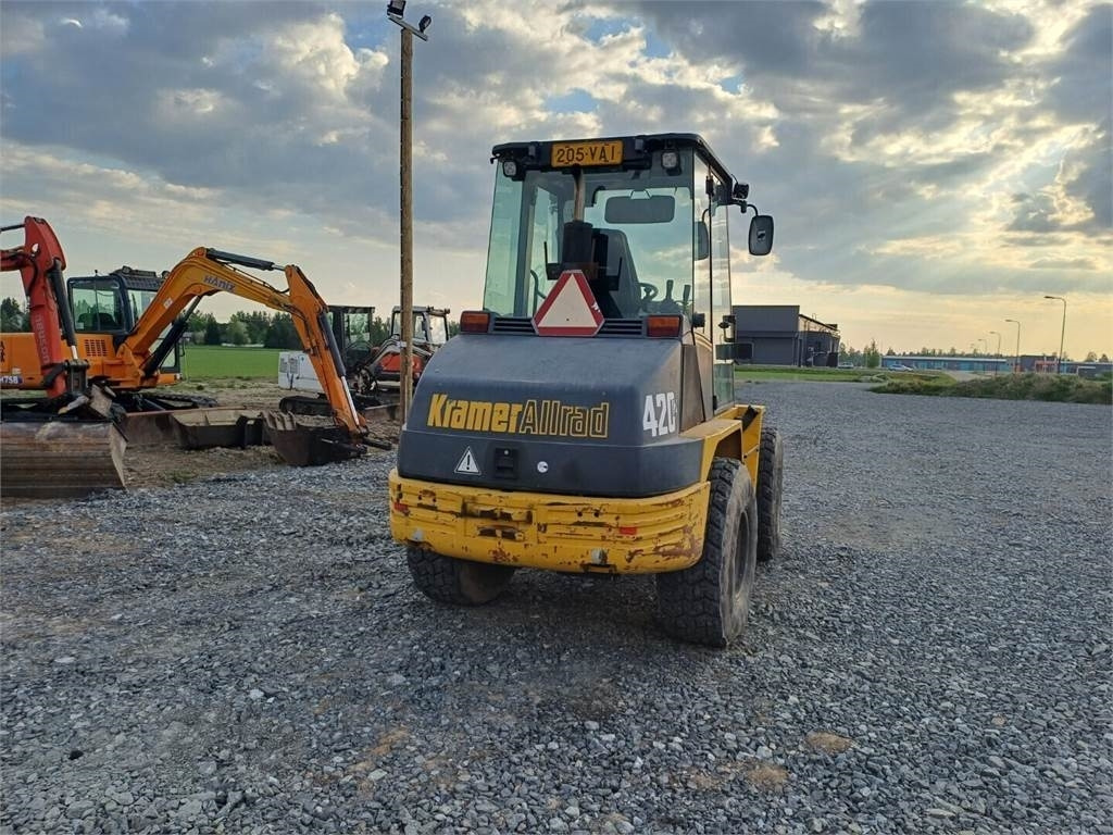 Kramer 420 series 2 Kauha +Piikit - Wheel loader: picture 4 Kramer 420 series 2 Kauha +Piikit - Wheel loader: picture 4
