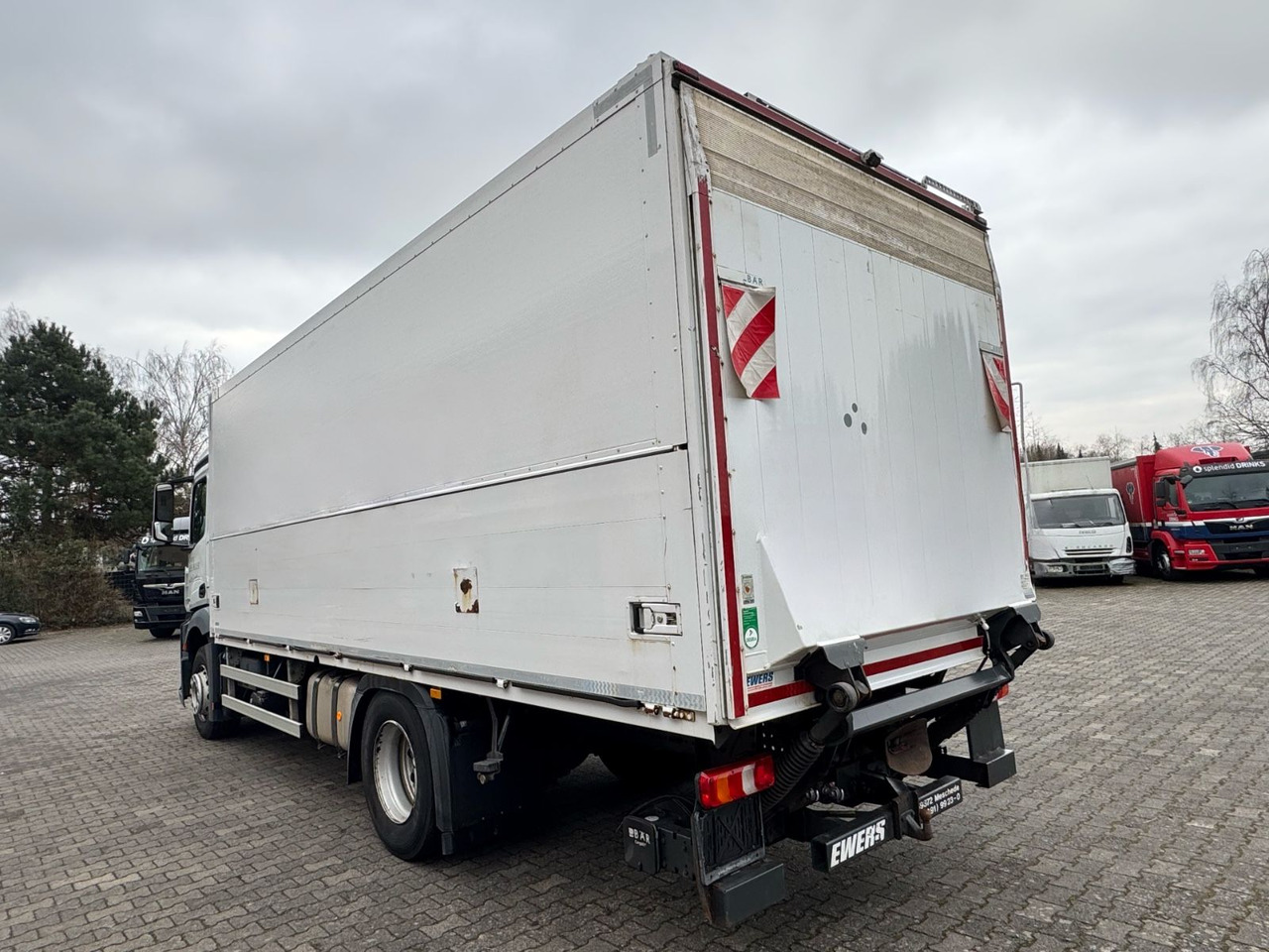 Mercedes-Benz Antos 1836L/4x2/2t.LBW/2xAHK/aus.1Hand/16.Pal. - Beverage truck: picture 5 Mercedes-Benz Antos 1836L/4x2/2t.LBW/2xAHK/aus.1Hand/16.Pal. - Beverage truck: picture 5