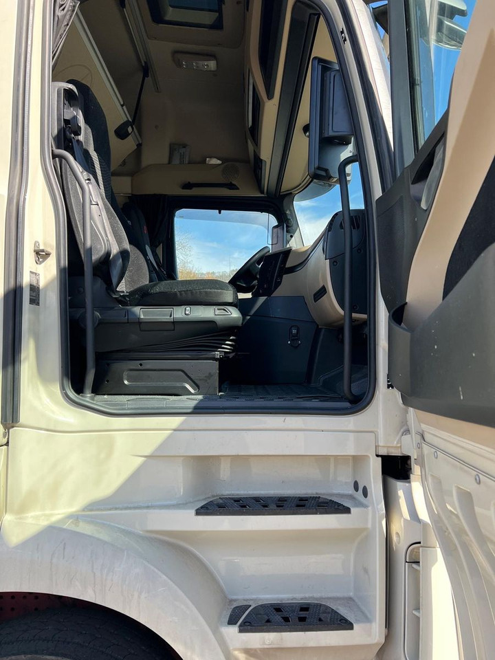 Mercedes-Benz Actros 1848 LS/GIGA/MirrorCam/Retarder/2instock - Tractor unit: picture 4 Mercedes-Benz Actros 1848 LS/GIGA/MirrorCam/Retarder/2instock - Tractor unit: picture 4