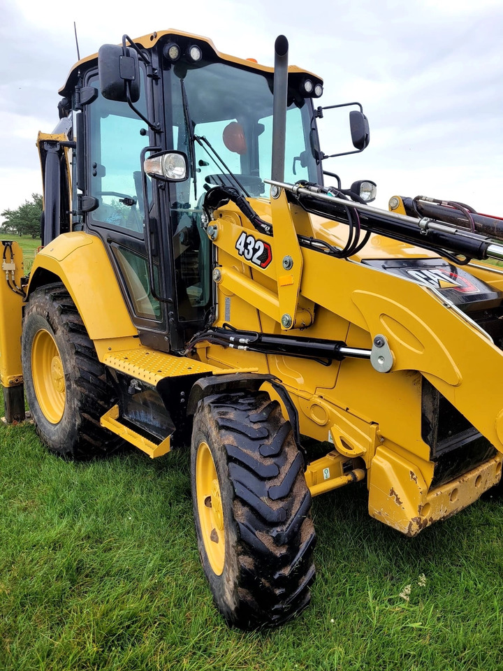 CATERPILLAR 432 - Backhoe loader: picture 1 CATERPILLAR 432 - Backhoe loader: picture 1