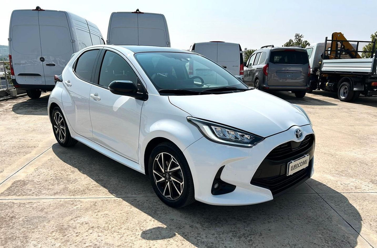 Toyota Yaris 1.5 Hybrid 5 porte Lounge - Sedan: picture 3 Toyota Yaris 1.5 Hybrid 5 porte Lounge - Sedan: picture 3