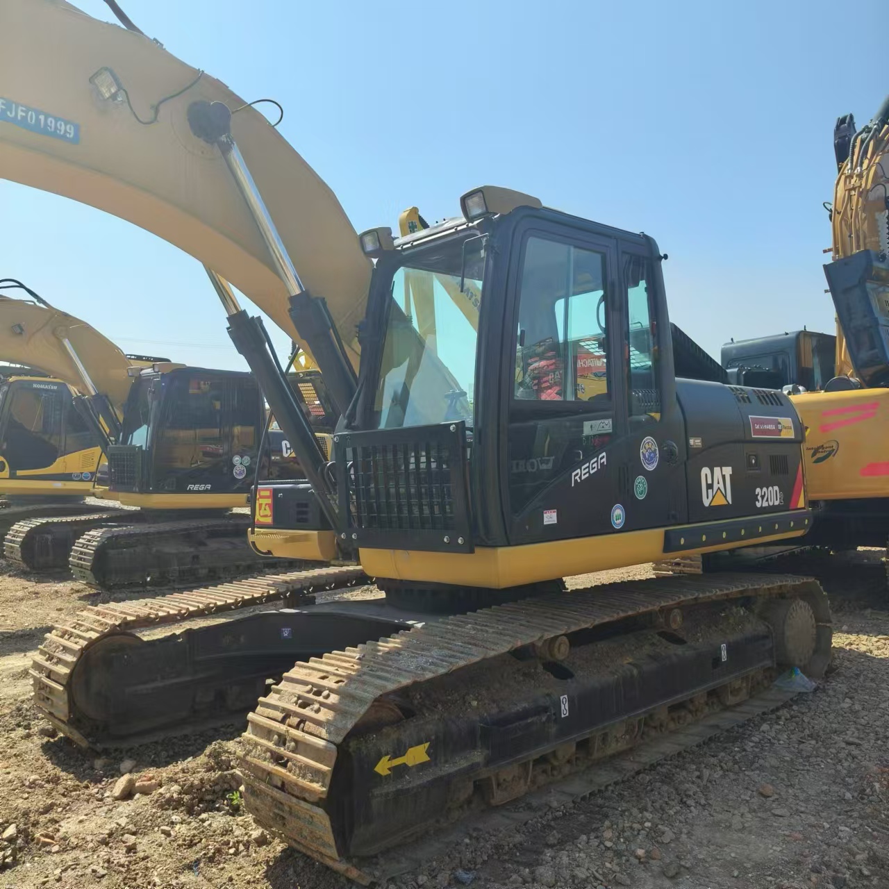 CATERPILLAR  - Mini excavator: picture 4 CATERPILLAR  - Mini excavator: picture 4