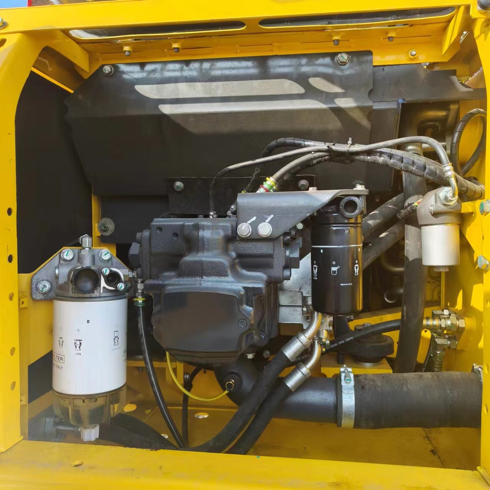 KOMATSU PC200 - Crawler excavator: picture 5 KOMATSU PC200 - Crawler excavator: picture 5