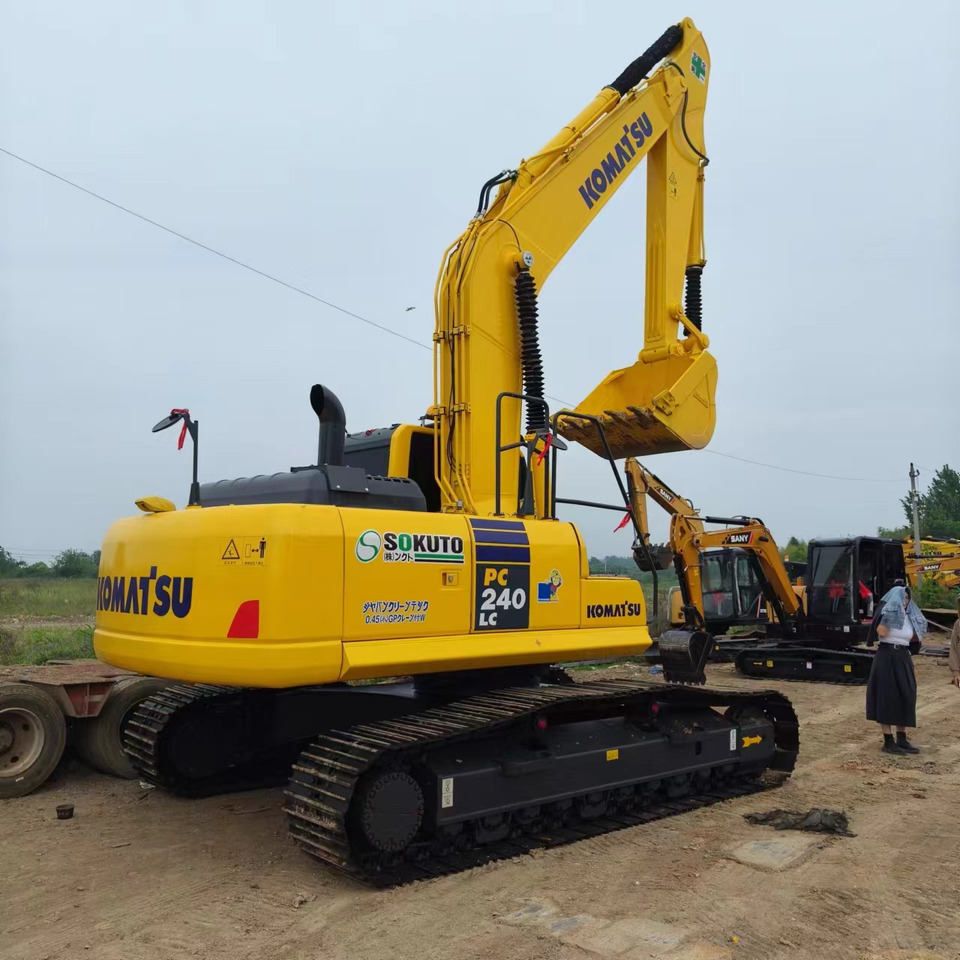 KOMATSU PC240LC-8 - Crawler excavator: picture 3 KOMATSU PC240LC-8 - Crawler excavator: picture 3