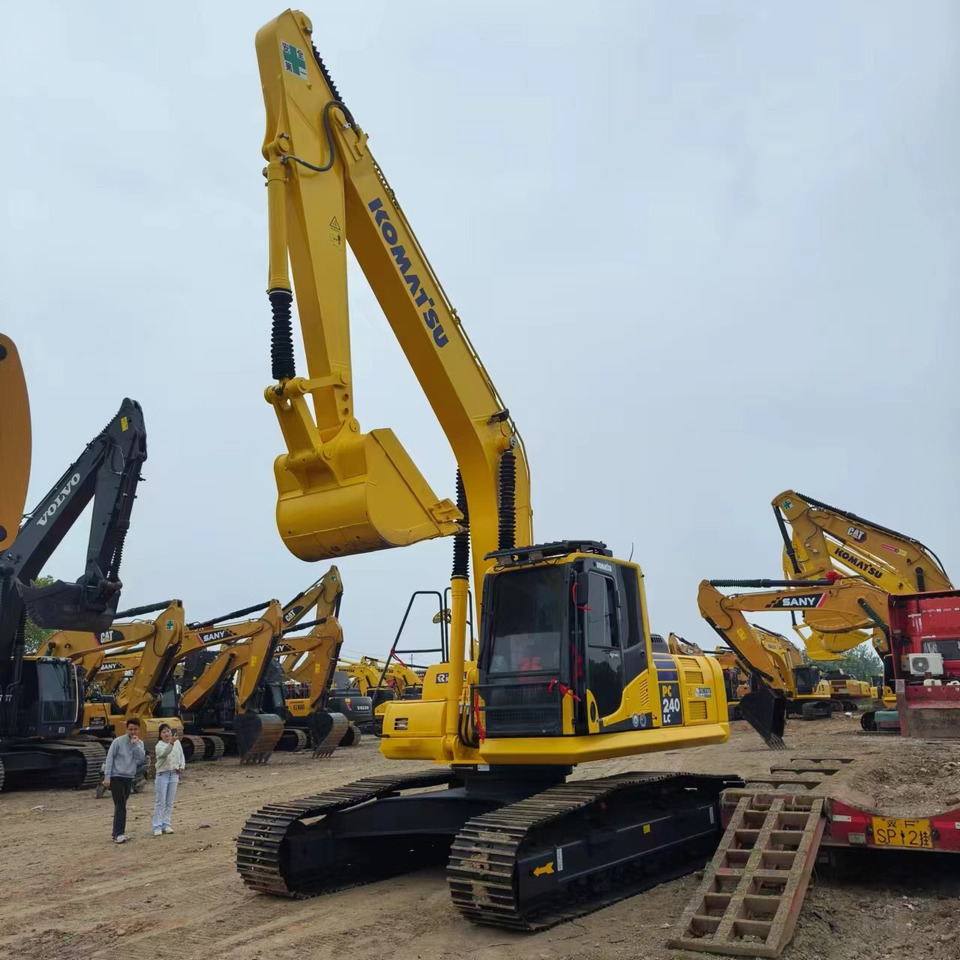 KOMATSU PC240LC-8 - Crawler excavator: picture 2 KOMATSU PC240LC-8 - Crawler excavator: picture 2