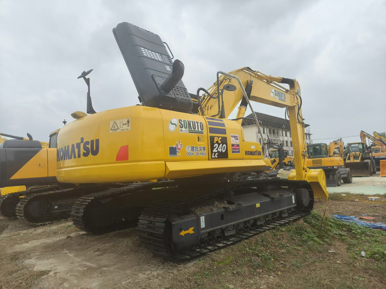 KOMATSU PC240LC-8 - Crawler excavator: picture 1 KOMATSU PC240LC-8 - Crawler excavator: picture 1
