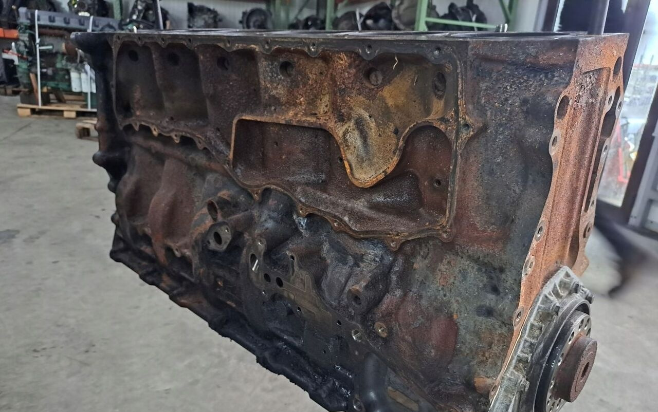 1002016   Renault PREMIUM DXI 11 440 - Cylinder block for Truck: picture 3 1002016   Renault PREMIUM DXI 11 440 - Cylinder block for Truck: picture 3