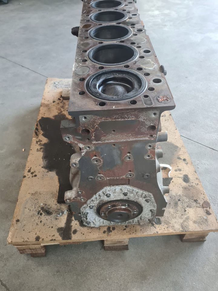 BLOK SILNIKA SŁUPEK TŁOKI WAŁ RENAULT GAMA T DTI 13 K2  - Cylinder block: picture 4 BLOK SILNIKA SŁUPEK TŁOKI WAŁ RENAULT GAMA T DTI 13 K2  - Cylinder block: picture 4