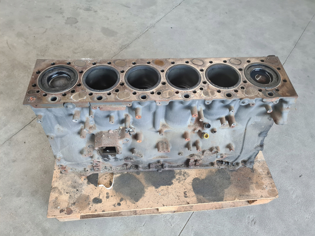 BLOK SILNIKA SŁUPEK TŁOKI WAŁ RENAULT GAMA T DTI 13 K2  - Cylinder block: picture 5 BLOK SILNIKA SŁUPEK TŁOKI WAŁ RENAULT GAMA T DTI 13 K2  - Cylinder block: picture 5