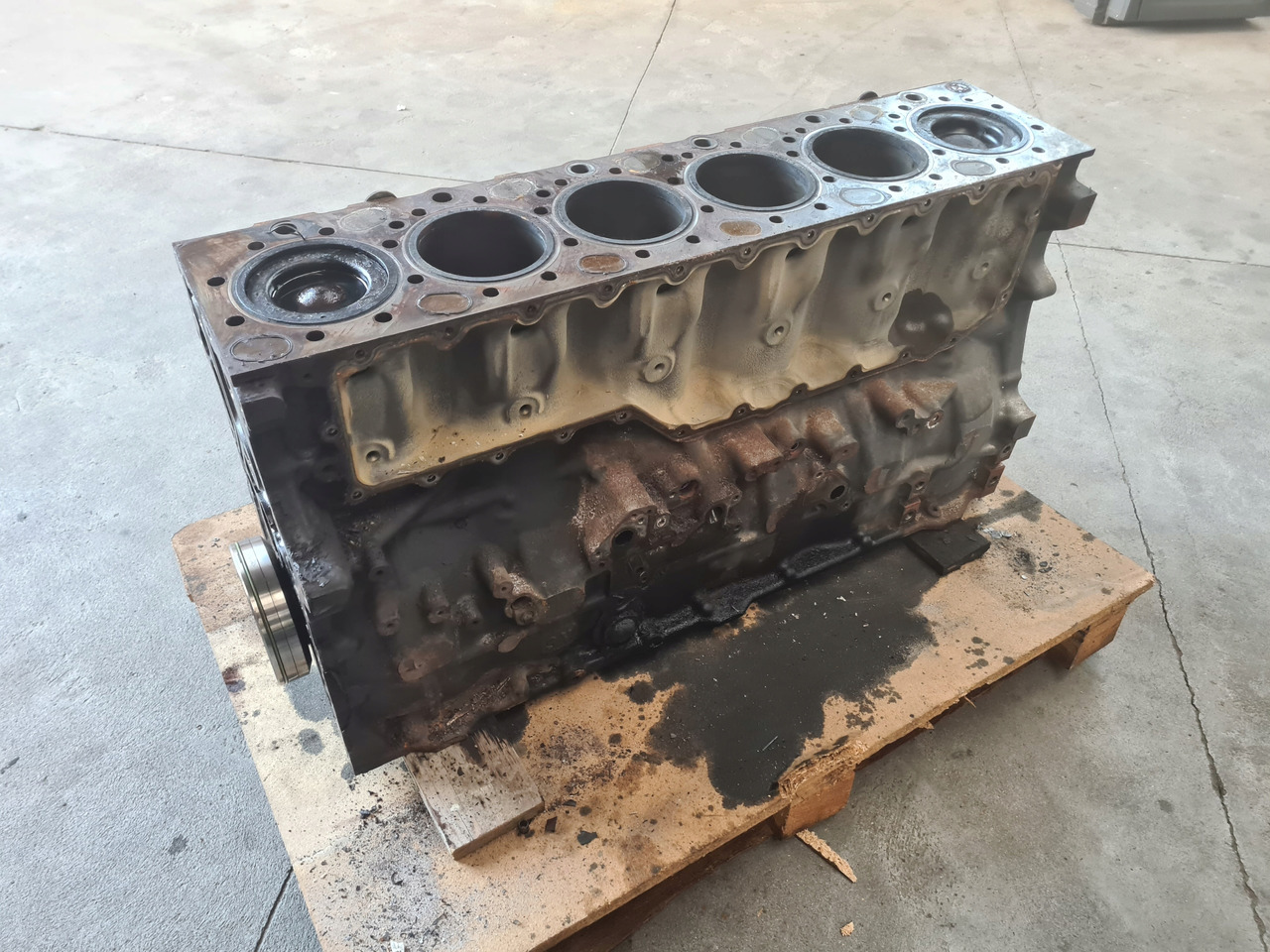 BLOK SILNIKA SŁUPEK TŁOKI WAŁ RENAULT GAMA T DTI 13 K2  - Cylinder block: picture 2 BLOK SILNIKA SŁUPEK TŁOKI WAŁ RENAULT GAMA T DTI 13 K2  - Cylinder block: picture 2