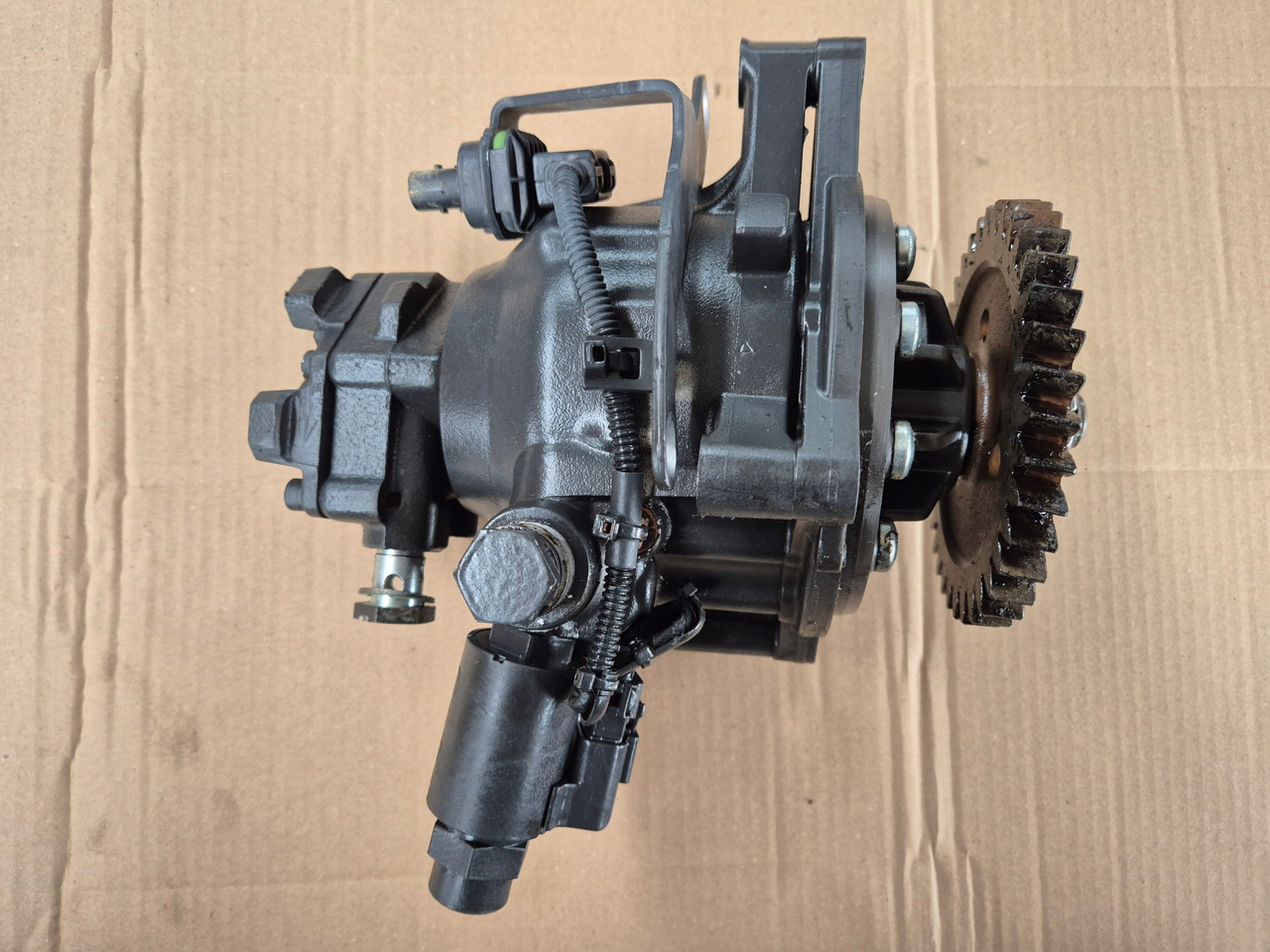 BOSCH POMPA WSPOMAGANIA VOLVO FH 5 RENAULT GAMA EVO 23645473 - Steering pump for Truck: picture 1 BOSCH POMPA WSPOMAGANIA VOLVO FH 5 RENAULT GAMA EVO 23645473 - Steering pump for Truck: picture 1