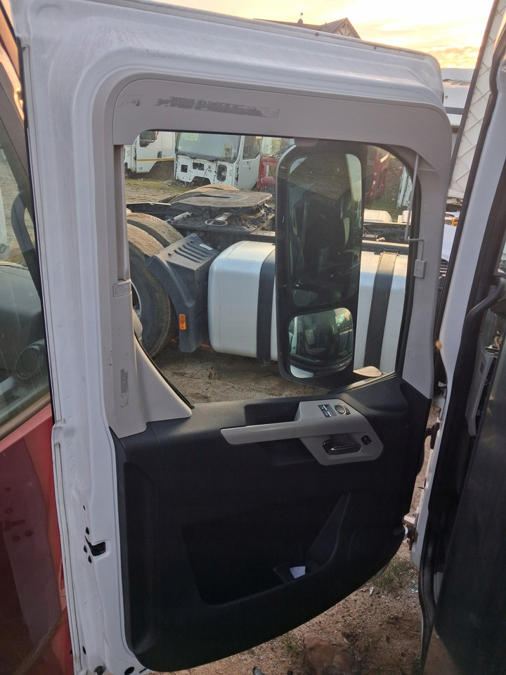 FORD KOMPLETNE LEWE FORD F-MAX 500 TRUCKS EURO 6 - Door and parts: picture 4 FORD KOMPLETNE LEWE FORD F-MAX 500 TRUCKS EURO 6 - Door and parts: picture 4