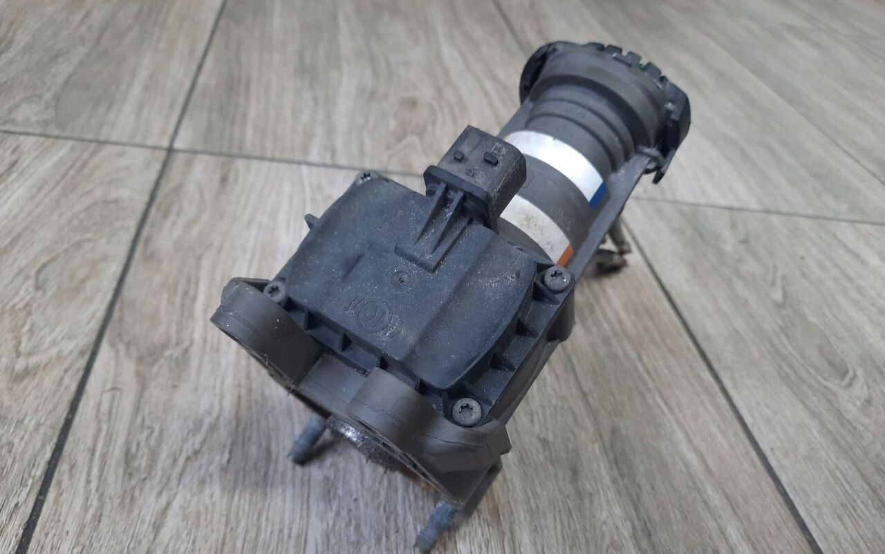Knorr-Bremse Volvo FH FM 4 FMX - Brake valve for Truck: picture 4 Knorr-Bremse Volvo FH FM 4 FMX - Brake valve for Truck: picture 4