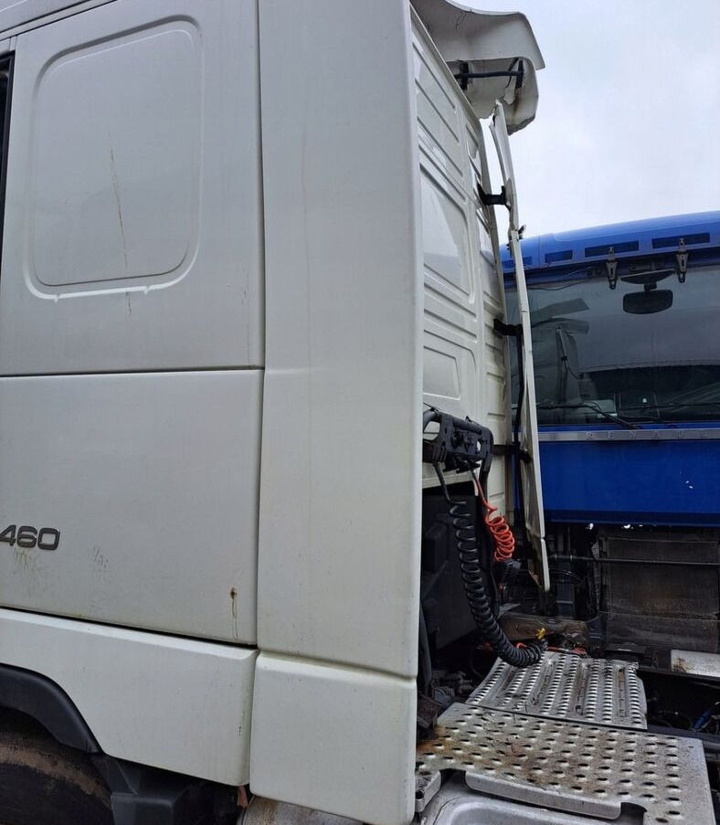 OWIEWKA LEWA SPOILER ZAKABINOWY VOLVO FH 12 13 - Aerodynamics/ Spoiler for Truck: picture 3 OWIEWKA LEWA SPOILER ZAKABINOWY VOLVO FH 12 13 - Aerodynamics/ Spoiler for Truck: picture 3