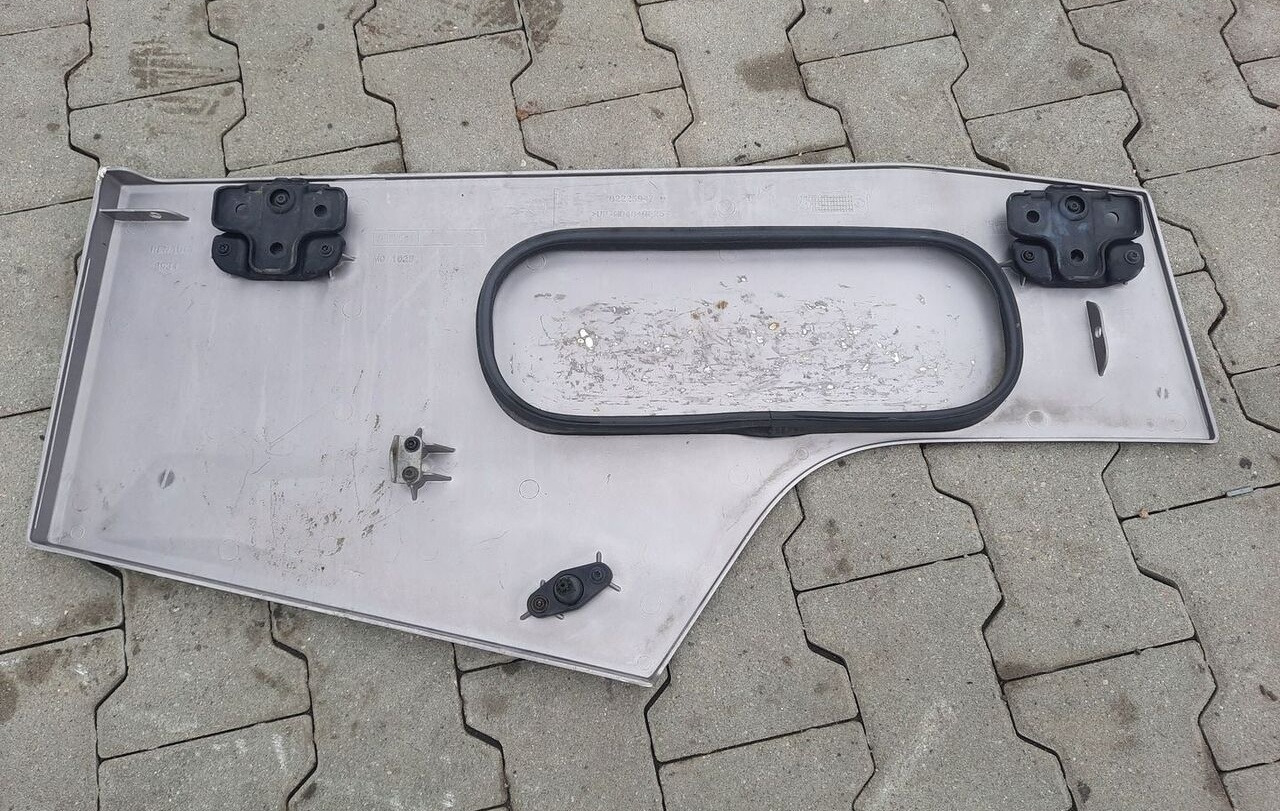 RENAULT KLAPA SCHOWKA DRZWICZKI LEWE RENAULT GAMA RANGE T - Body and exterior for Truck: picture 5 RENAULT KLAPA SCHOWKA DRZWICZKI LEWE RENAULT GAMA RANGE T - Body and exterior for Truck: picture 5
