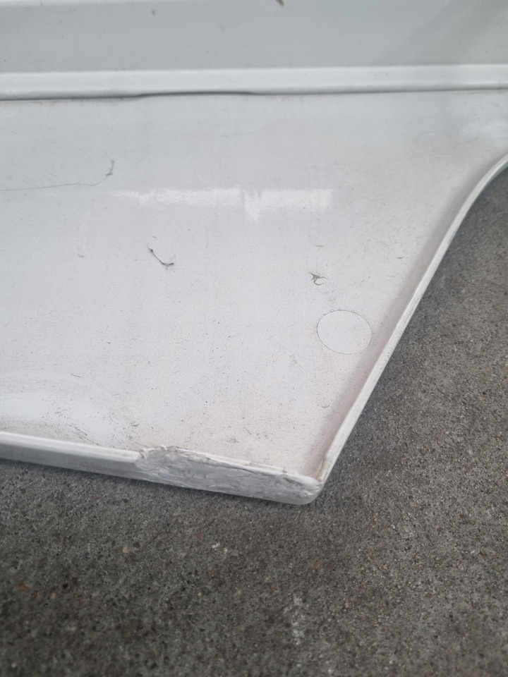 RENAULT KLAPA SCHOWKA DRZWICZKI LEWE RENAULT GAMA RANGE T - Body and exterior for Truck: picture 3 RENAULT KLAPA SCHOWKA DRZWICZKI LEWE RENAULT GAMA RANGE T - Body and exterior for Truck: picture 3