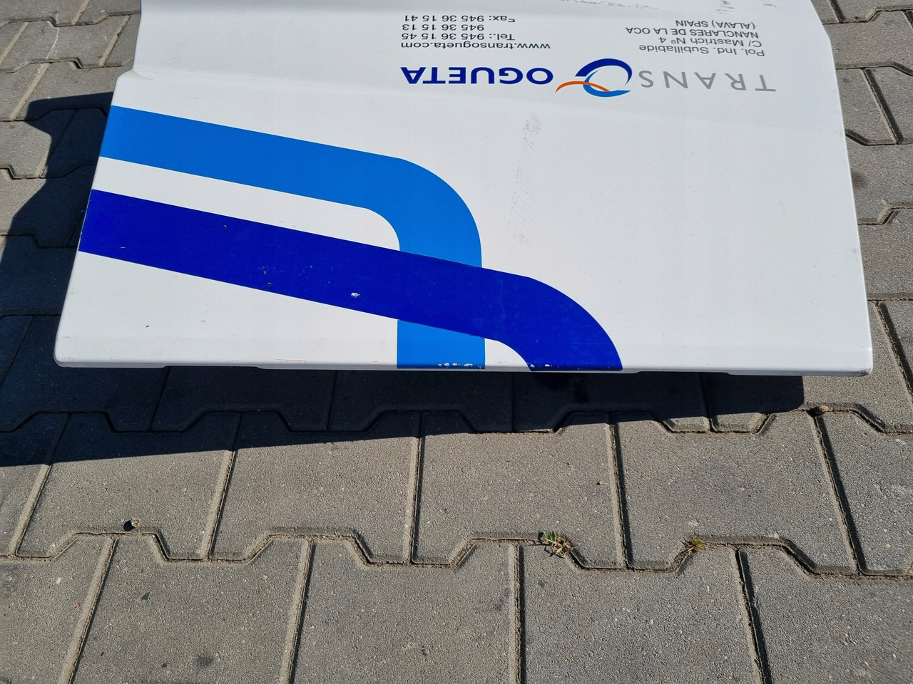 RENAULT KLAPA SCHOWKA DRZWICZKI PRAWE RENAULT GAMA RANGE T - Body and exterior for Truck: picture 3 RENAULT KLAPA SCHOWKA DRZWICZKI PRAWE RENAULT GAMA RANGE T - Body and exterior for Truck: picture 3