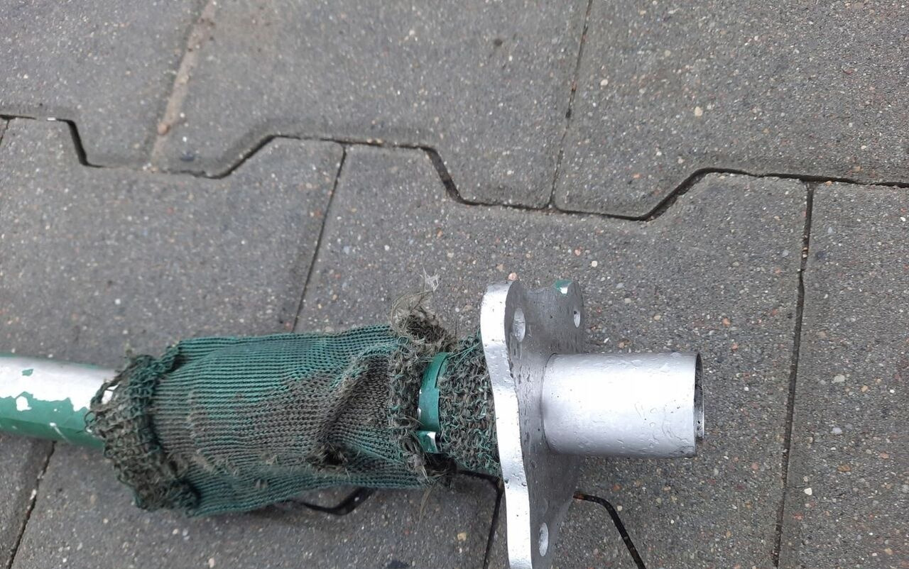 Renault GAMA T DTI 13 VOLVO FH 4 - Exhaust pipe for Truck: picture 1 Renault GAMA T DTI 13 VOLVO FH 4 - Exhaust pipe for Truck: picture 1