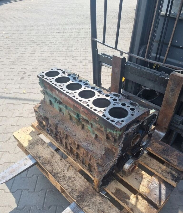 Renault WAŁ KORBOWY VOLVO FL FE PREMIUM MIDLUM DXI 7 D7E Deutz Renault , Volvo FE FL - Cylinder block for Truck: picture 2 Renault WAŁ KORBOWY VOLVO FL FE PREMIUM MIDLUM DXI 7 D7E Deutz Renault , Volvo FE FL - Cylinder block for Truck: picture 2