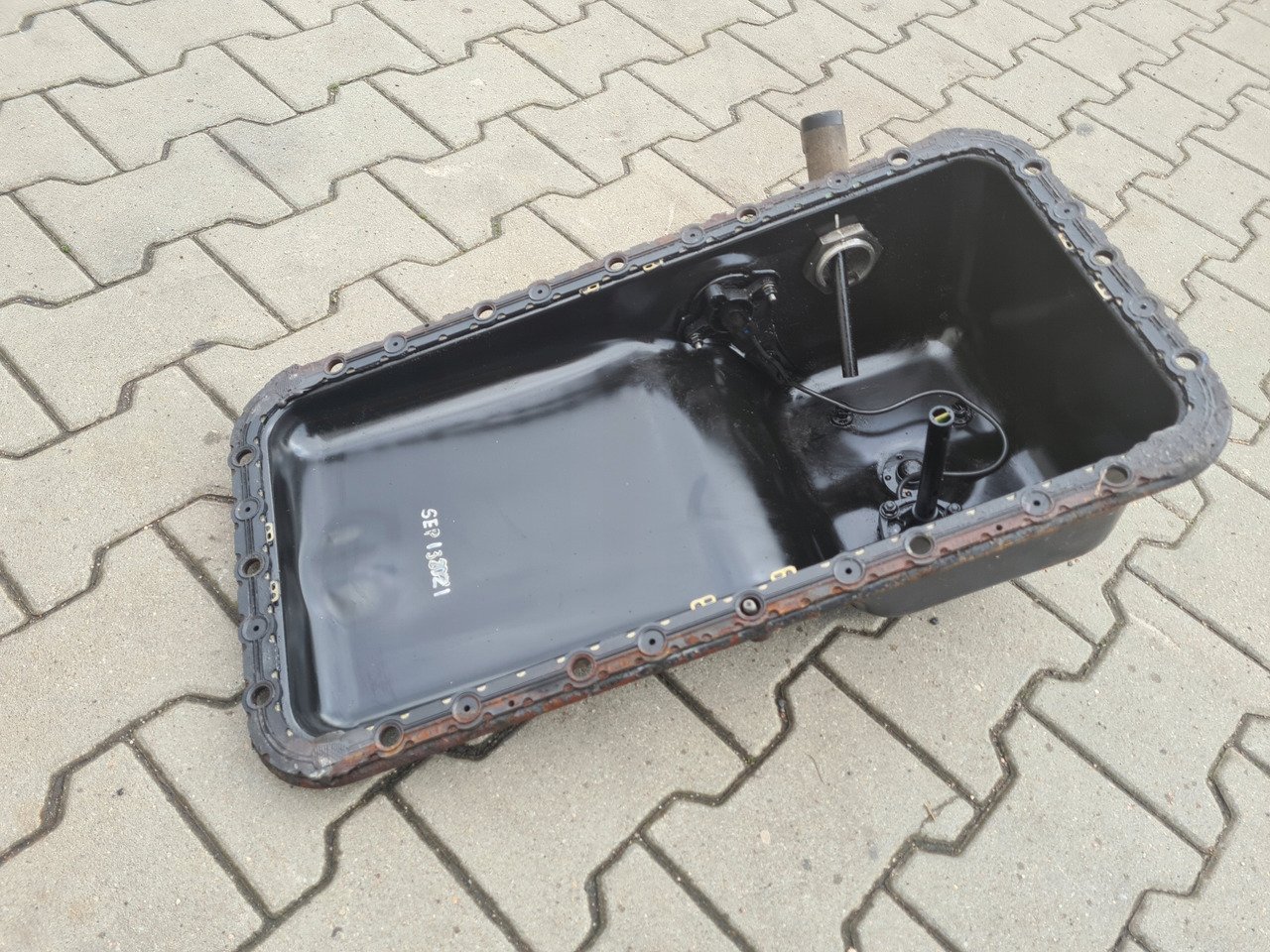 VOLVO MISA MISKA OLEJOWA SILNIKA RENAULT GAMA D DTI 5 VOLVO FL FE D5K - Oil pan for Truck: picture 2 VOLVO MISA MISKA OLEJOWA SILNIKA RENAULT GAMA D DTI 5 VOLVO FL FE D5K - Oil pan for Truck: picture 2