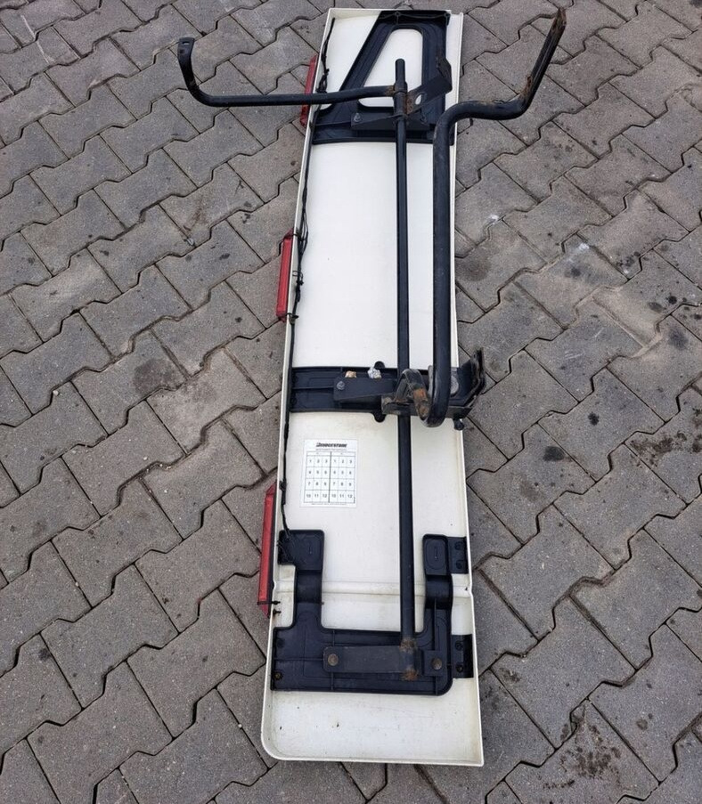 Volvo OWIEWKA LEWA SPOILER ZAKABINOWY VOLVO FH 12 13 - Aerodynamics/ Spoiler for Truck: picture 5 Volvo OWIEWKA LEWA SPOILER ZAKABINOWY VOLVO FH 12 13 - Aerodynamics/ Spoiler for Truck: picture 5