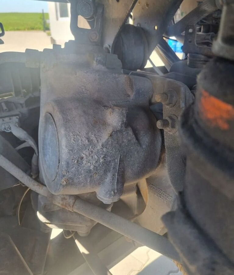 ZF 98411   Renault RENAULT MIDLUM DXI VOLVO FL truck - Steering gear for Truck: picture 1 ZF 98411   Renault RENAULT MIDLUM DXI VOLVO FL truck - Steering gear for Truck: picture 1