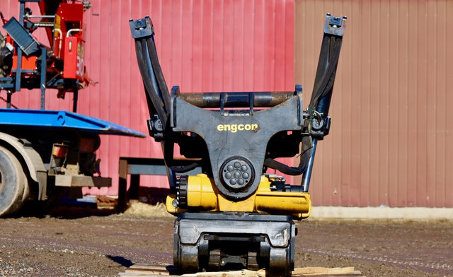 Engcon Engcon EC233S-QS80-SS10 - Tiltrotator: picture 3 Engcon Engcon EC233S-QS80-SS10 - Tiltrotator: picture 3