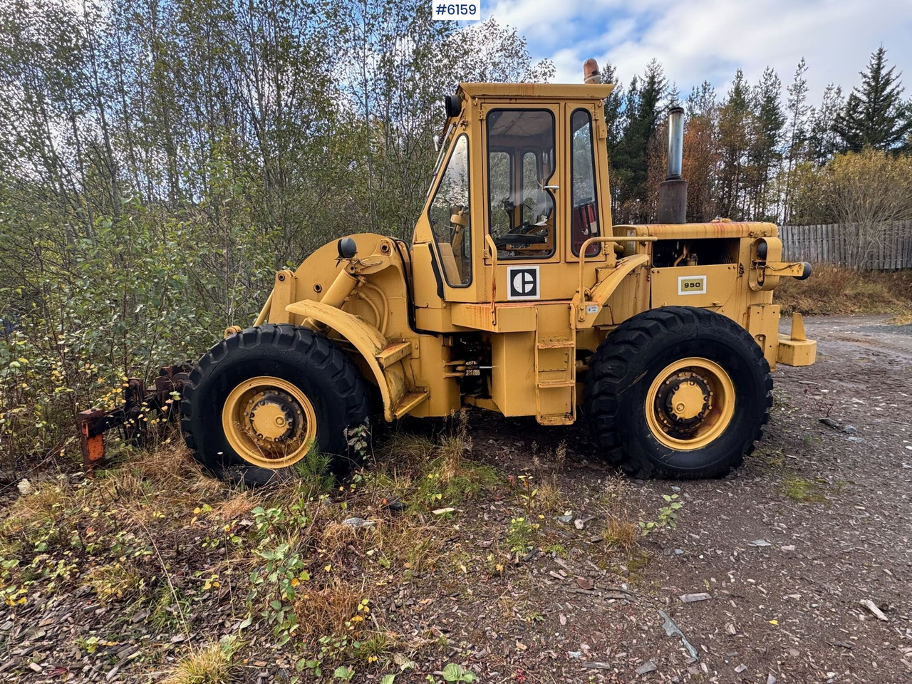 1973 Caterpillar 950 wheel loader w/ forks, toothed bucket and timber grapple! Only 3,700 hours. - Wheel loader: picture 1 1973 Caterpillar 950 wheel loader w/ forks, toothed bucket and timber grapple! Only 3,700 hours. - Wheel loader: picture 1