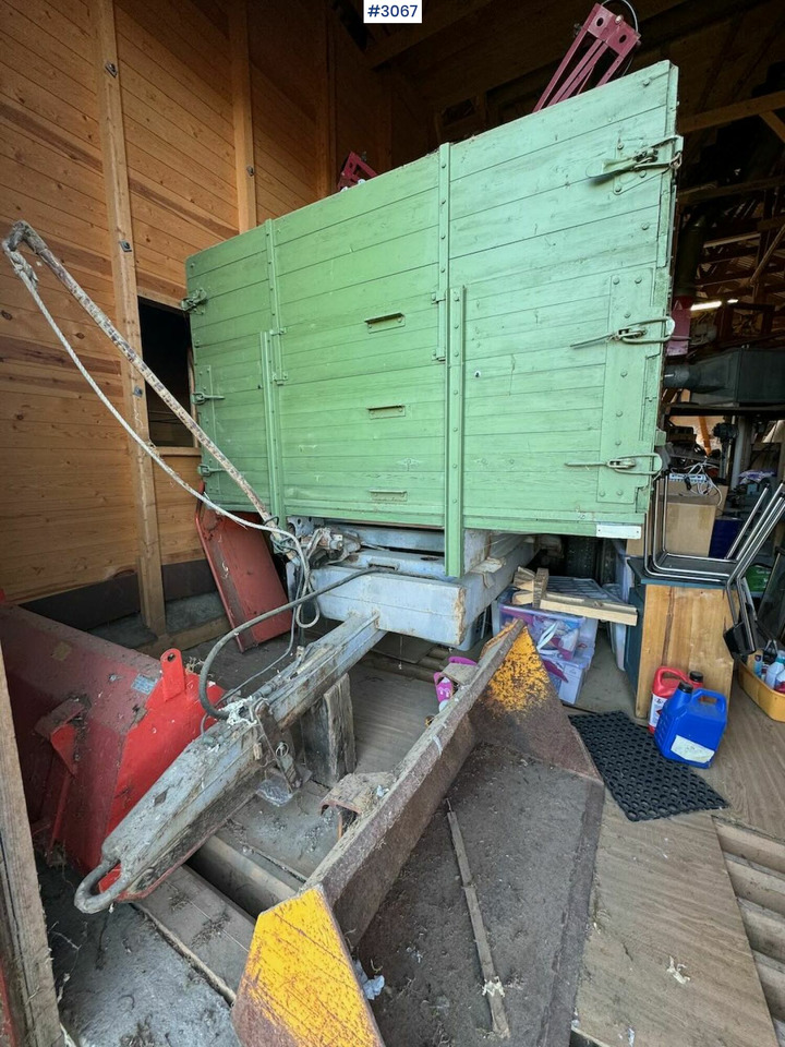 1973 Grain trailer - Farm trailer: picture 2 1973 Grain trailer - Farm trailer: picture 2