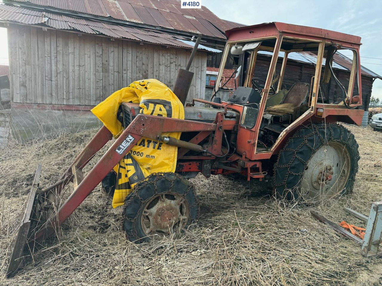 Farm tractor 1981 Belarus 525 m/ frontlaster. rep objekt.: picture 1