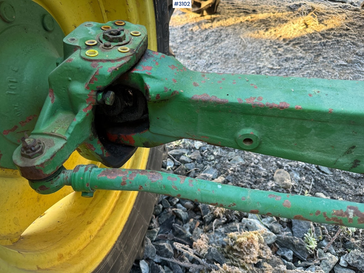 Farm tractor 1981 John Deere 1140 Synchron with front loader: picture 14 Farm tractor 1981 John Deere 1140 Synchron with front loader: picture 14