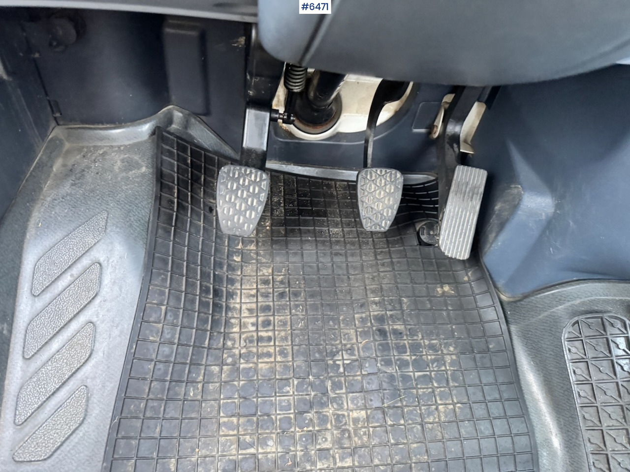 Flatbed van 1996 Mercedes 412D Flatbed truck w/ Rear-mounted crane.: picture 19