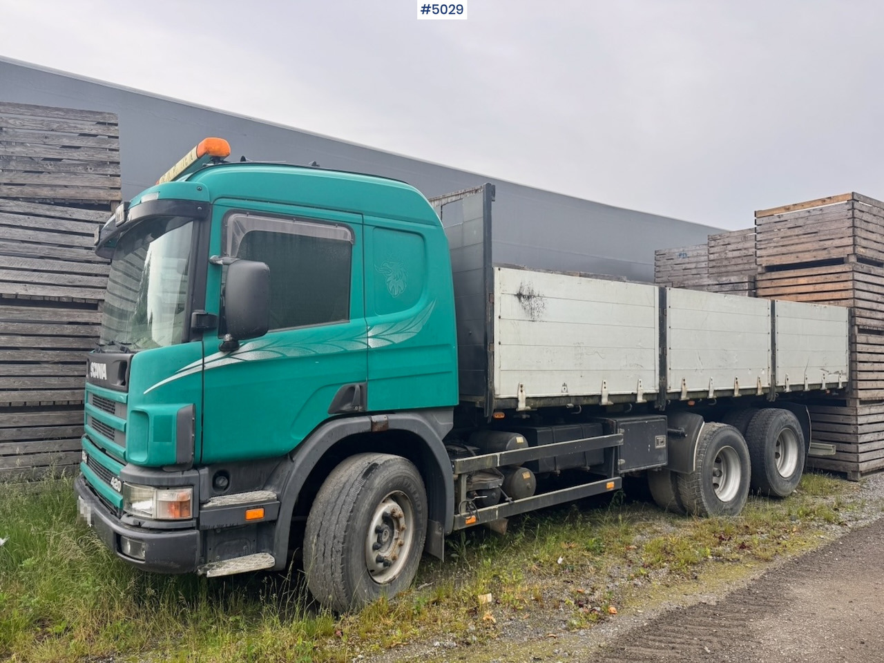 2000 Scania P124 6x2 Tipper truck - Tipper: picture 2 2000 Scania P124 6x2 Tipper truck - Tipper: picture 2