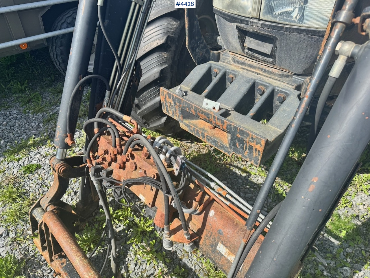Farm tractor 2004 Case MXU 135 4x4 w/ Front Loader.: picture 20