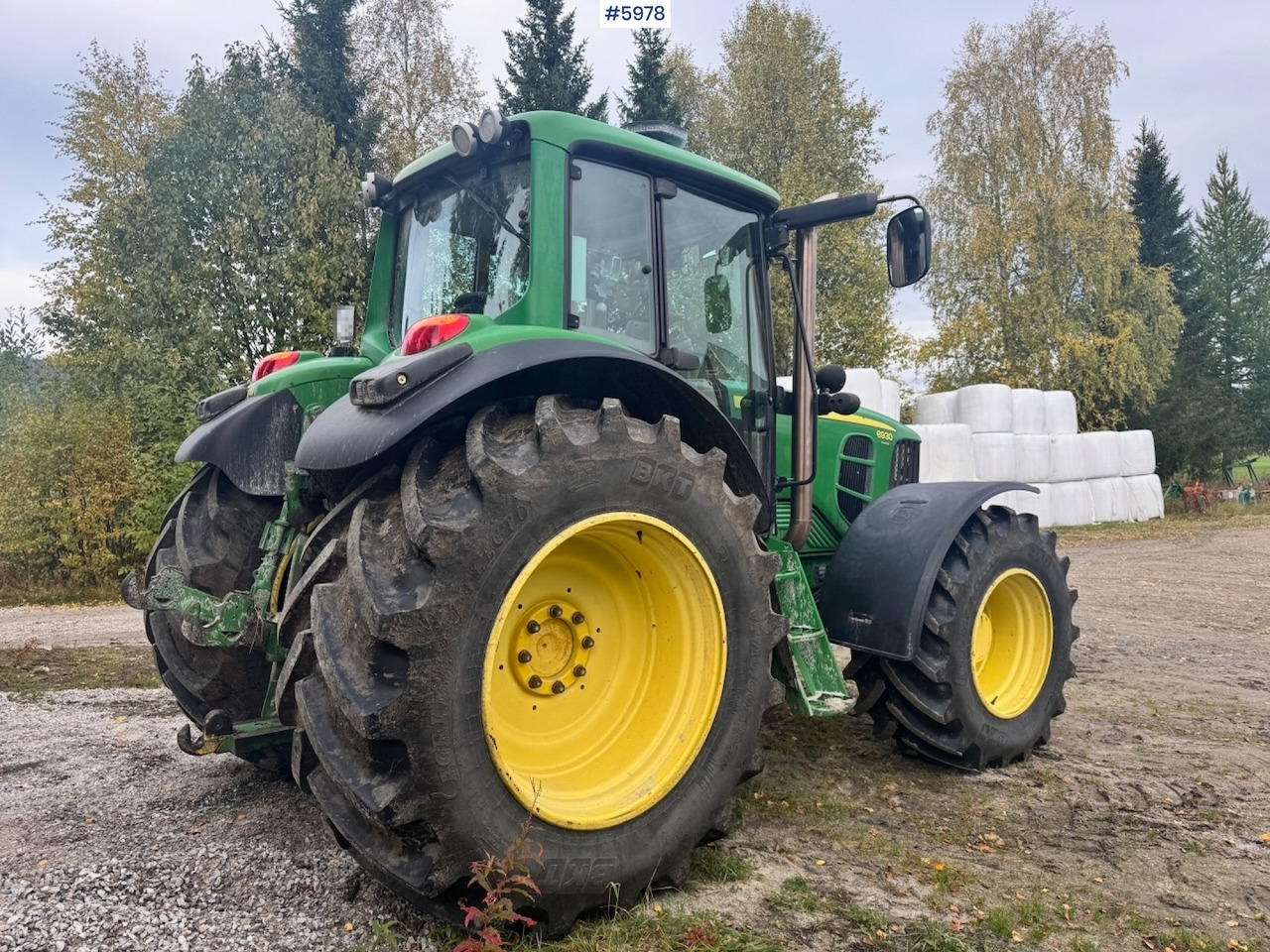 Farm tractor 2010 John Deere 6930 with Front Hydraulic: picture 10