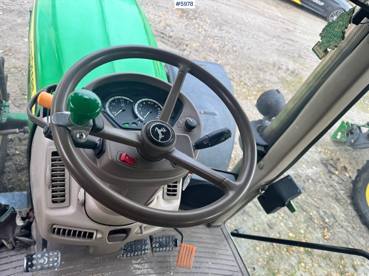 Farm tractor 2010 John Deere 6930 with Front Hydraulic: picture 15