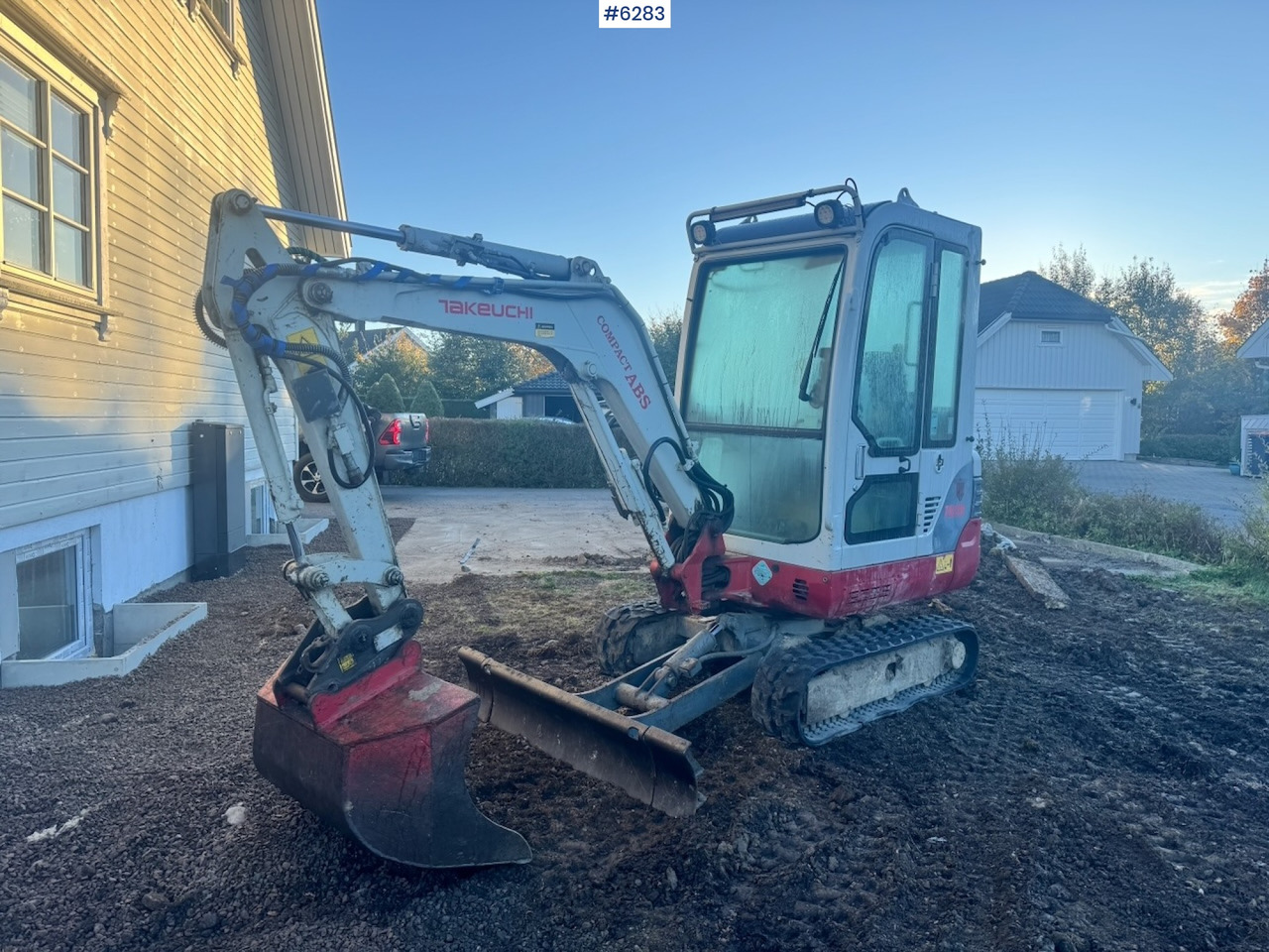 2010 Takeuchi TB219 Mini Excavator with Rototilt and 2 buckets. - Excavator: picture 1 2010 Takeuchi TB219 Mini Excavator with Rototilt and 2 buckets. - Excavator: picture 1