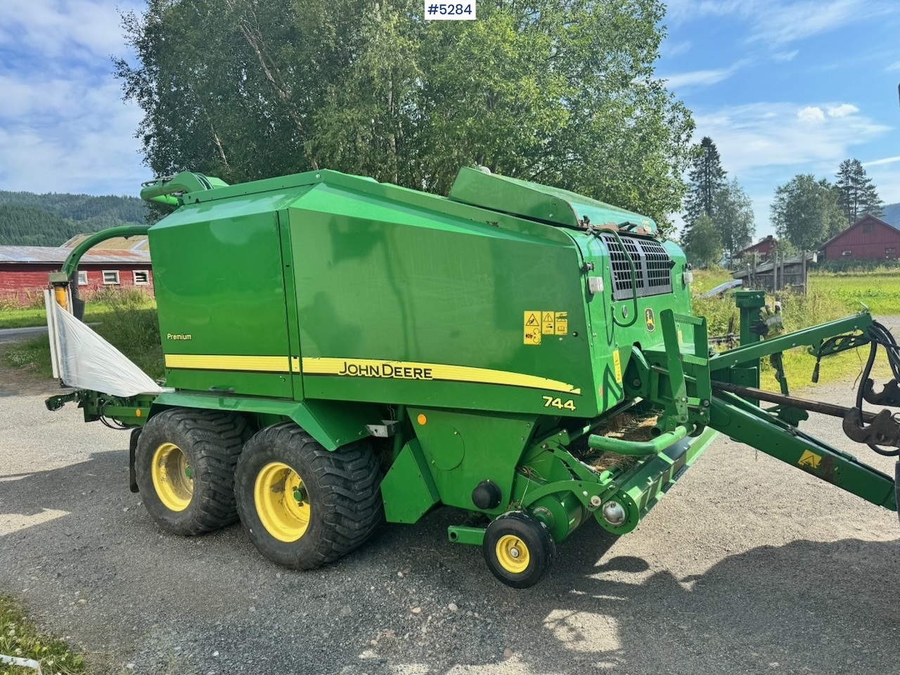 2012 John Deere 744 Combi baler. - Hay and forage equipment: picture 2 2012 John Deere 744 Combi baler. - Hay and forage equipment: picture 2
