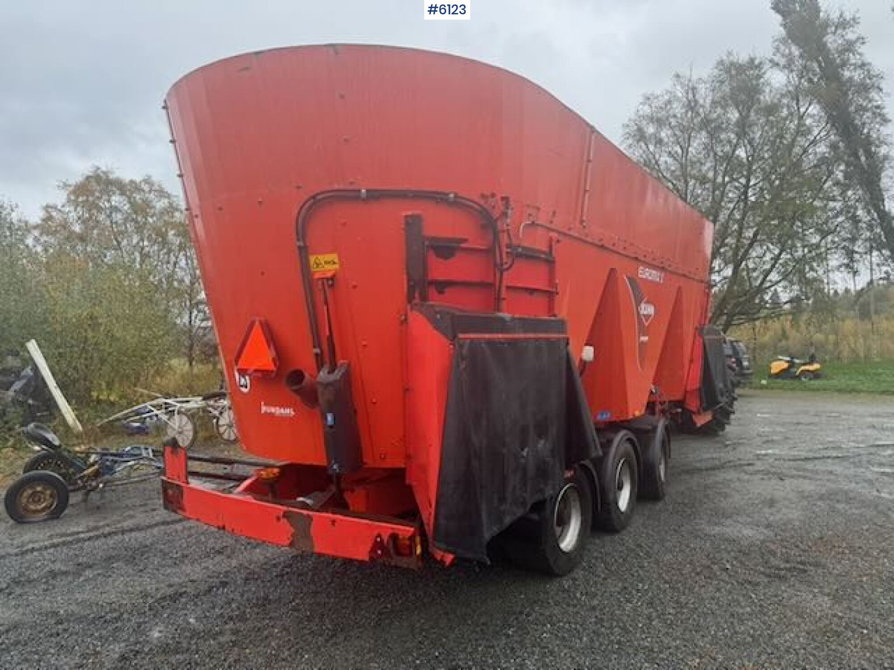 2014 Kuhn Euromix I 4573 feed mixer - Hay and forage equipment: picture 5 2014 Kuhn Euromix I 4573 feed mixer - Hay and forage equipment: picture 5