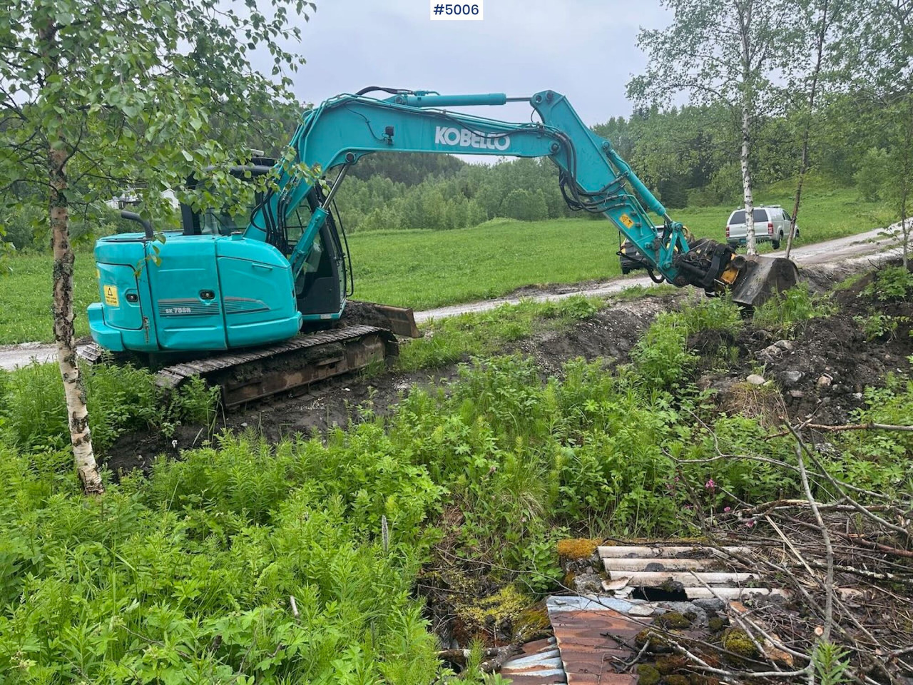Excavator 2016 Kobelco SK75SR-3E excavator w/ 2 buckets, rototilt and factory new engine: picture 6