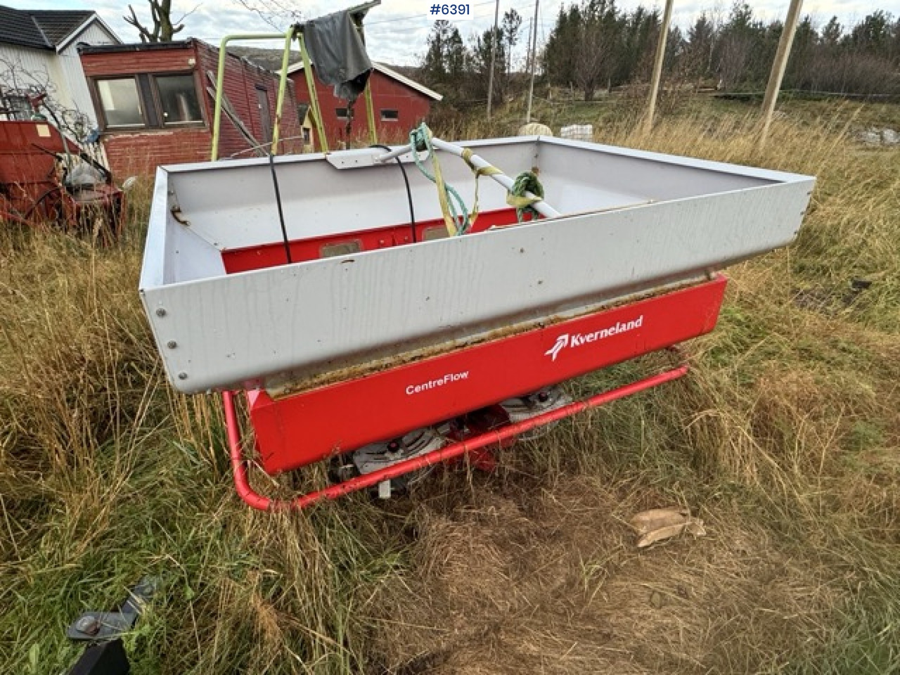 2016 Kverneland fertilizer spreader. Repair object. - Fertilizer spreader: picture 1 2016 Kverneland fertilizer spreader. Repair object. - Fertilizer spreader: picture 1