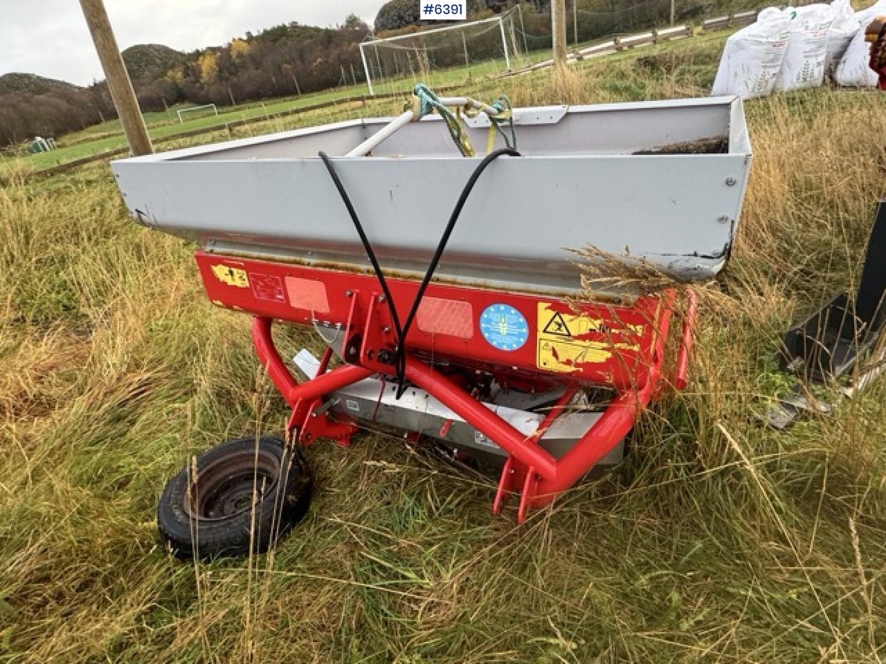 2016 Kverneland fertilizer spreader. Repair object. - Fertilizer spreader: picture 5 2016 Kverneland fertilizer spreader. Repair object. - Fertilizer spreader: picture 5