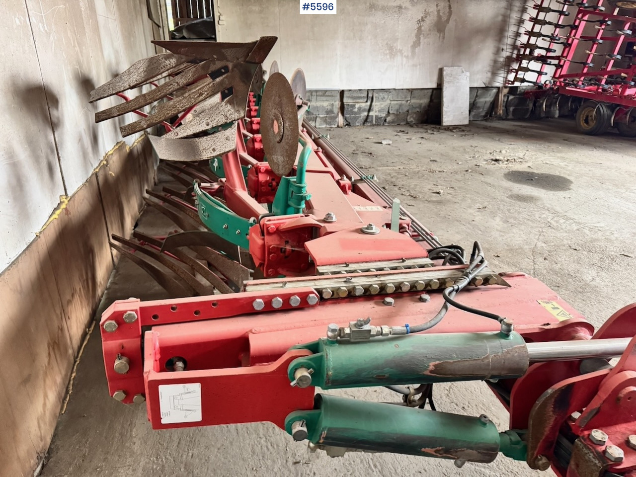 2017 Kverneland 7-Furrow Reversible Plow - Soil tillage equipment: picture 3 2017 Kverneland 7-Furrow Reversible Plow - Soil tillage equipment: picture 3