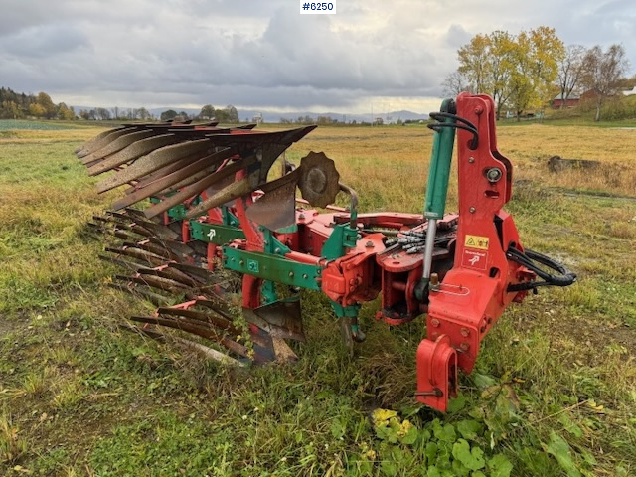 2017 Kverneland EG 5-coil reversible plow w/ new coulters and extra equipment! - Soil tillage equipment: picture 1 2017 Kverneland EG 5-coil reversible plow w/ new coulters and extra equipment! - Soil tillage equipment: picture 1