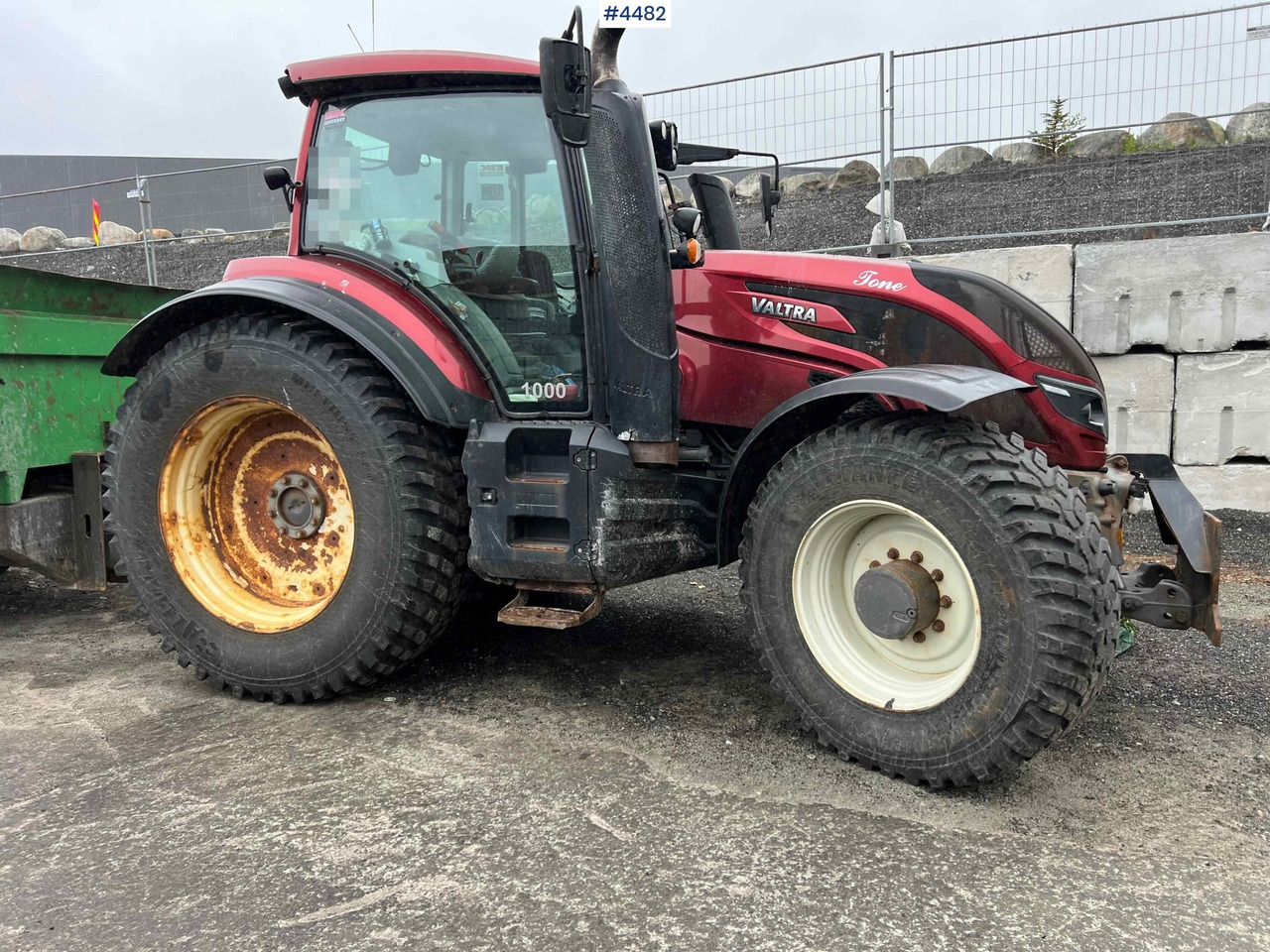Farm tractor 2017 Valtra T234 tractor Plow rigged Tractor: picture 19 Farm tractor 2017 Valtra T234 tractor Plow rigged Tractor: picture 19